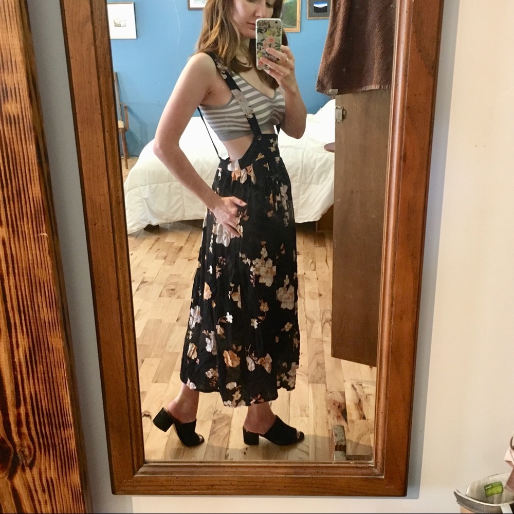 Kimchi Blue / Urban Outfitters Floral Apron Skirt